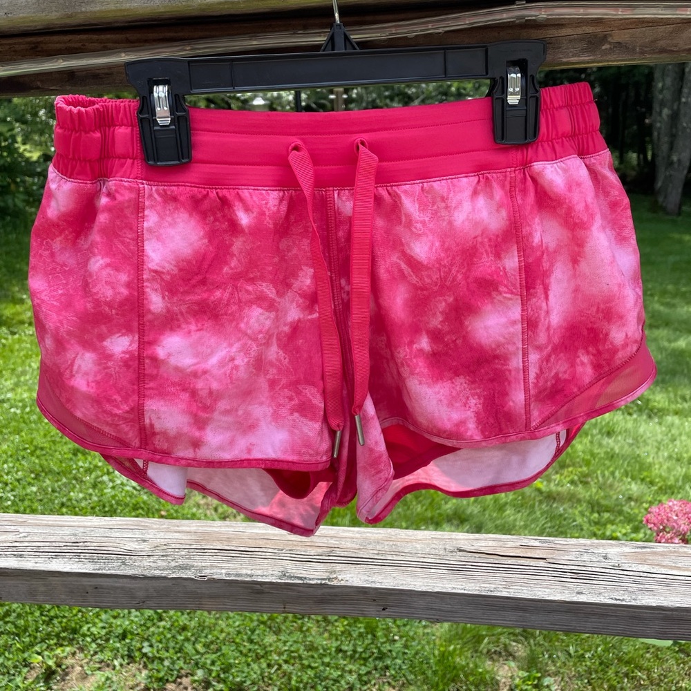 Lululemon Hotty Hot 2 inch